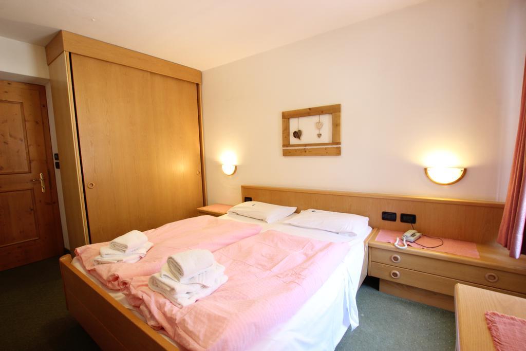 Double or Twin Room,414416808:JPEG